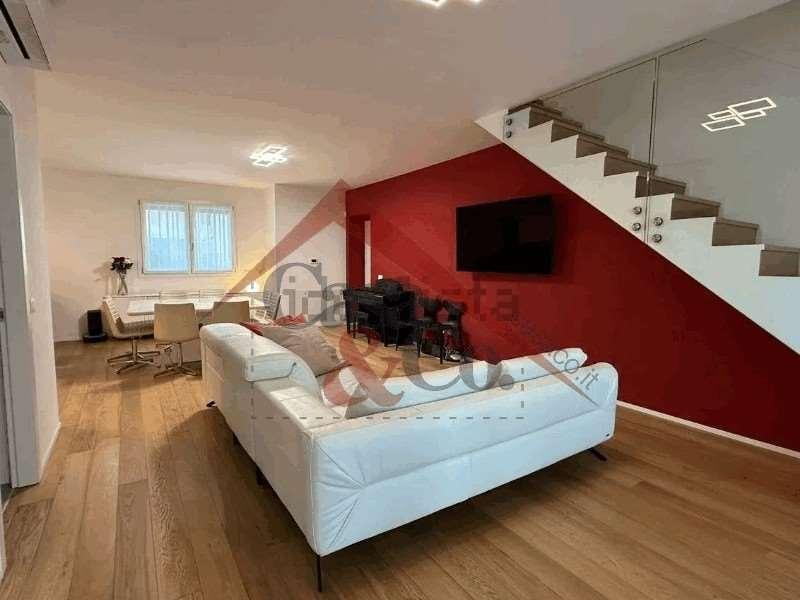 negozio in vendita a Modena in zona Sant'Agnese