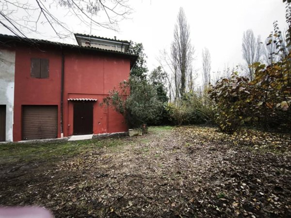 casa indipendente in vendita a Modena in zona Lesignana