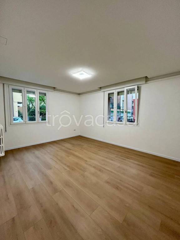 appartamento in vendita a Modena in zona Centro Storico