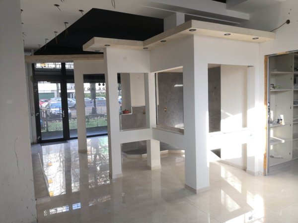 negozio in vendita a Modena in zona Crocetta