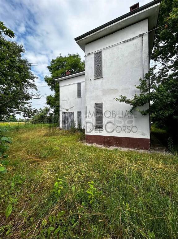 casa indipendente in vendita a Modena in zona Madonnina / Quattro Ville