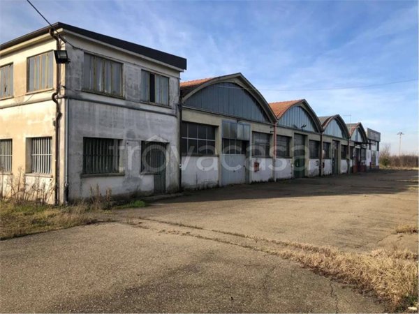 capannone in vendita a Modena in zona Madonnina / Quattro Ville