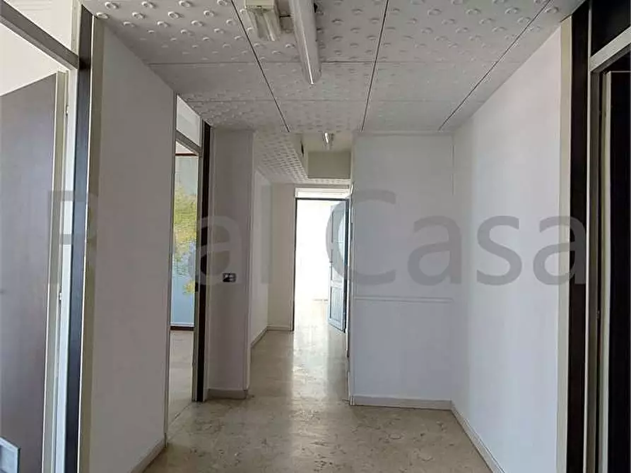 ufficio in vendita a Modena in zona San Faustino