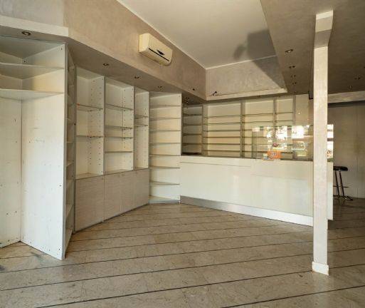 negozio in vendita a Modena in zona San Faustino