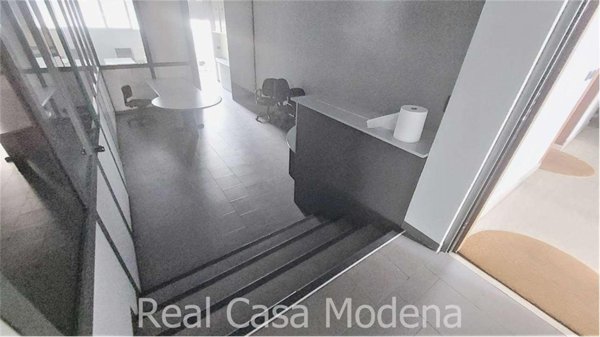 esavano in vendita a Modena in zona Madonnina / Quattro Ville