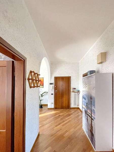 appartamento in vendita a Modena in zona Madonnina / Quattro Ville