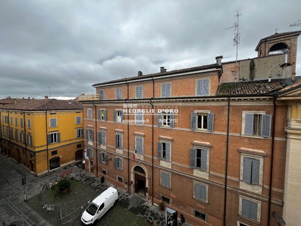 appartamento in vendita a Modena in zona Centro Storico