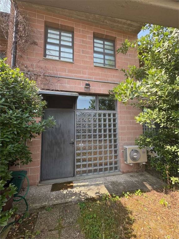 appartamento in vendita a Modena in zona San Lazzaro / Modena Est