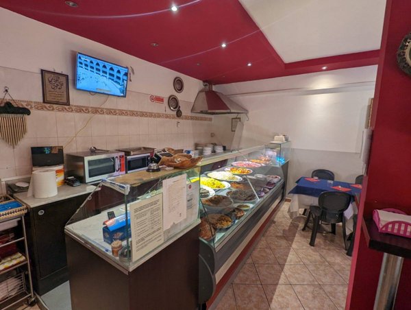 negozio in vendita a Modena in zona Centro Storico