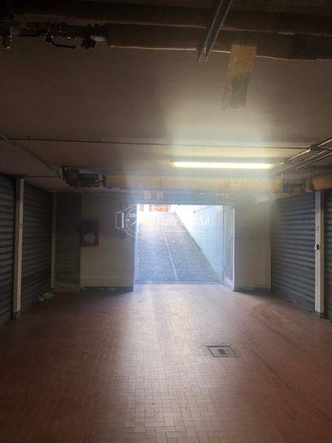 locale commerciale in vendita a Modena in zona Cittanova