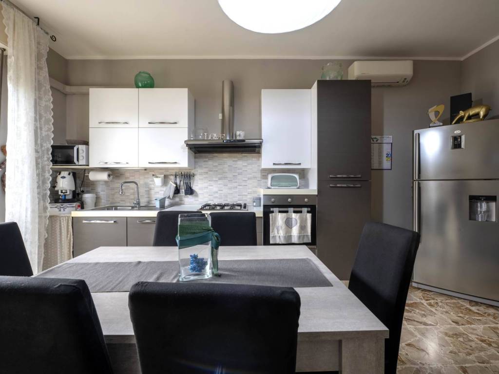 appartamento in vendita a Modena in zona San Lazzaro / Modena Est