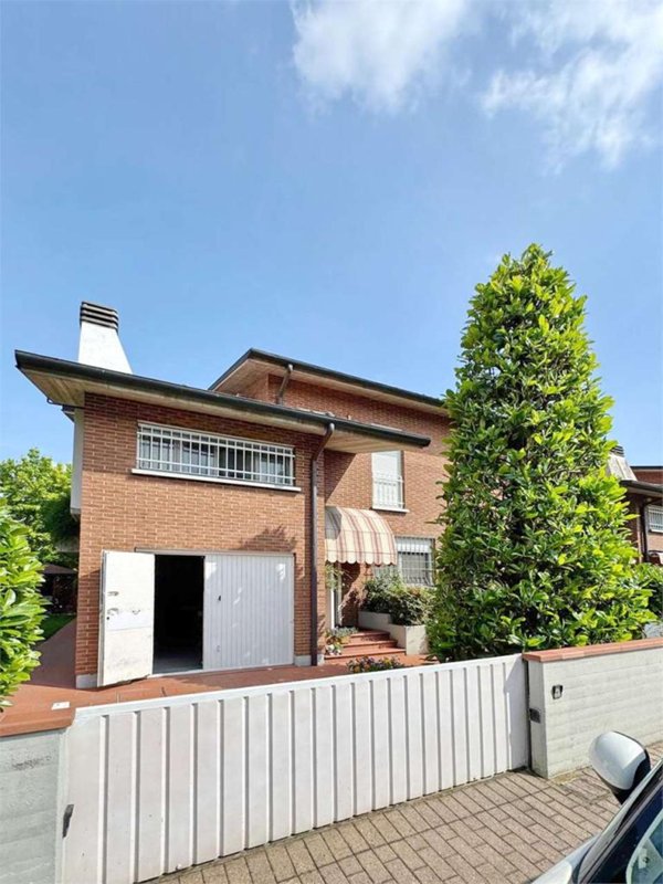 casa indipendente in vendita a Modena in zona Crocetta