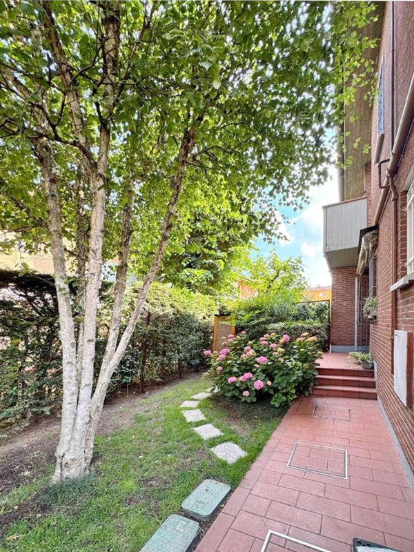 casa indipendente in vendita a Modena in zona Crocetta