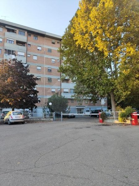 appartamento in vendita a Modena in zona Crocetta