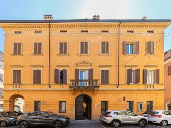 ufficio in vendita a Modena in zona Centro Storico