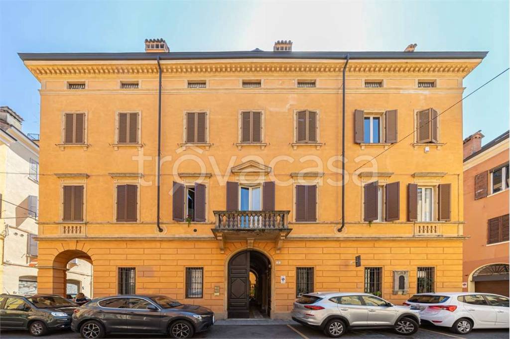 appartamento in vendita a Modena in zona Centro Storico