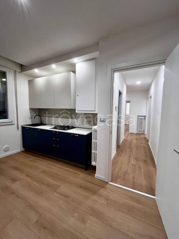 appartamento in vendita a Modena in zona Centro Storico