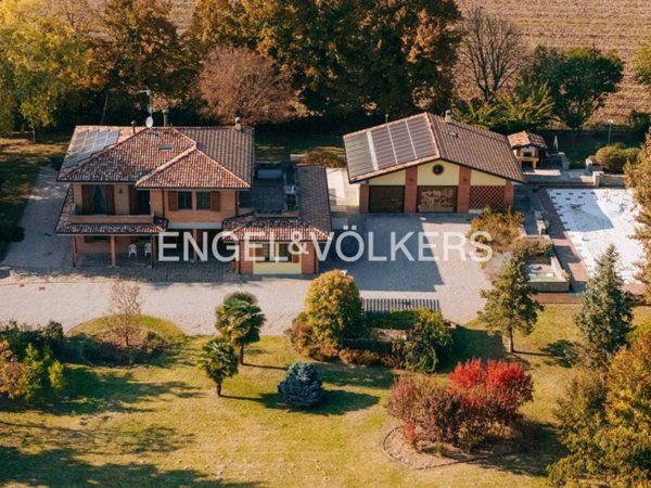 casa indipendente in vendita a Modena in zona Albareto