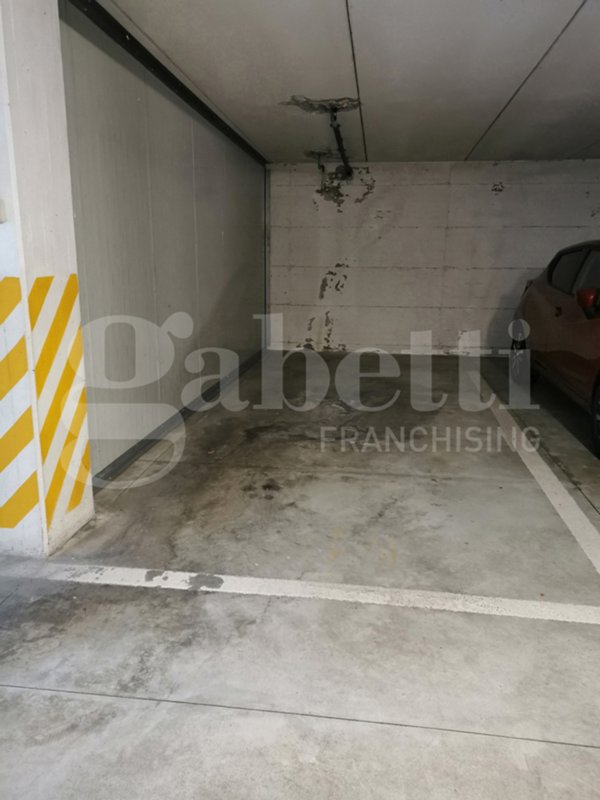 ufficio in vendita a Modena in zona Centro Storico