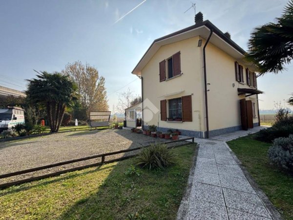 casa indipendente in vendita a Modena in zona San Lazzaro / Modena Est