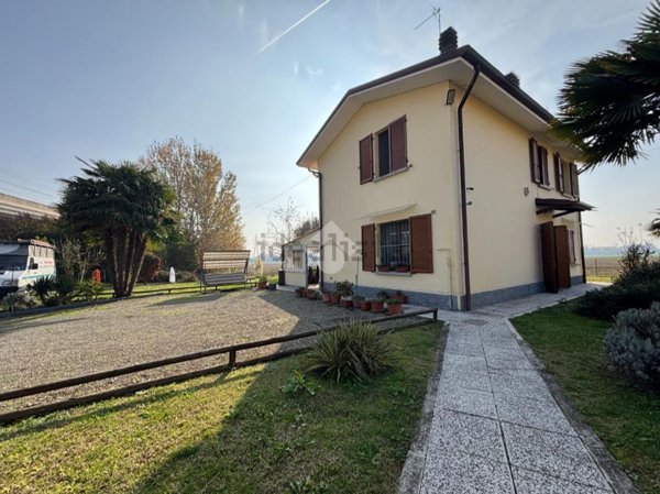 casa indipendente in vendita a Modena in zona Crocetta
