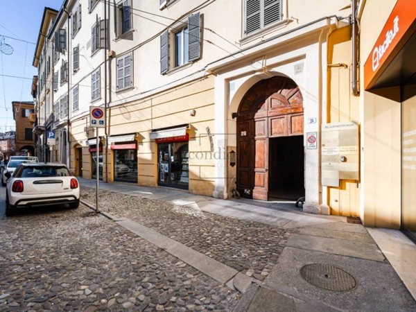 appartamento in vendita a Modena in zona Centro Storico