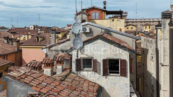 appartamento in vendita a Modena in zona Centro Storico
