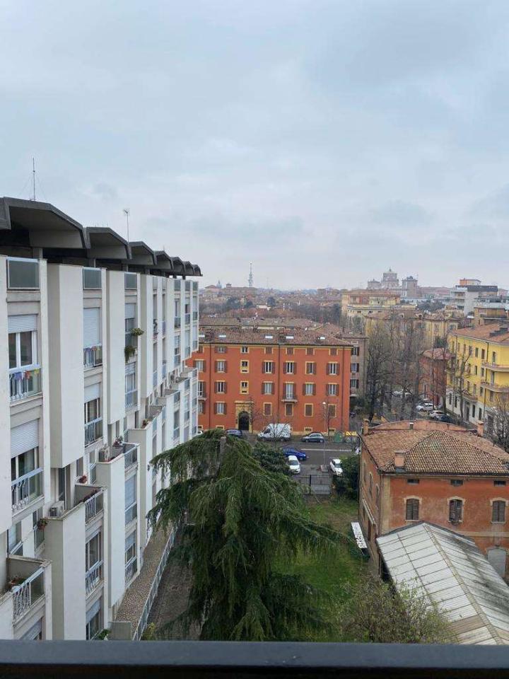 appartamento in vendita a Modena in zona Centro Storico