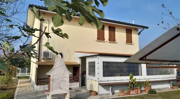 casa indipendente in vendita a Modena in zona Crocetta