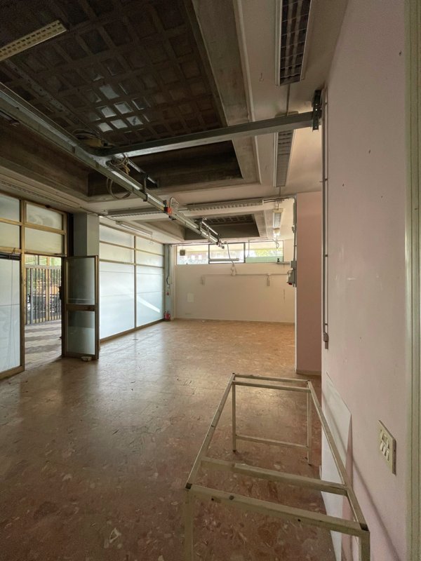 ufficio in vendita a Modena in zona San Faustino