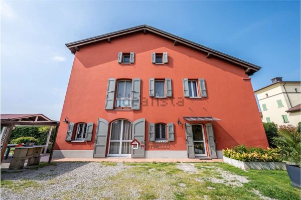 casa indipendente in vendita a Modena in zona Albareto