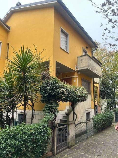 casa indipendente in vendita a Modena in zona San Cataldo