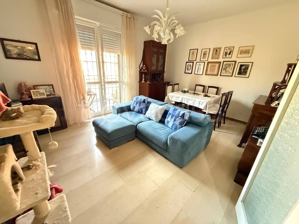 appartamento in vendita a Modena in zona Amendola