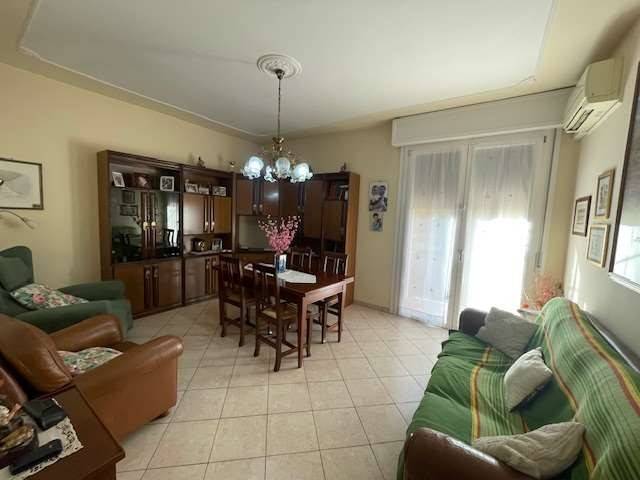 appartamento in vendita a Modena in zona San Lazzaro / Modena Est