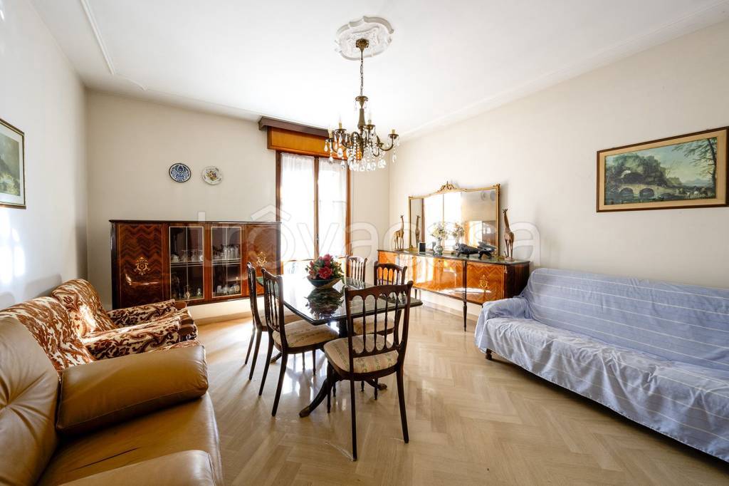 appartamento in vendita a Modena in zona San Faustino