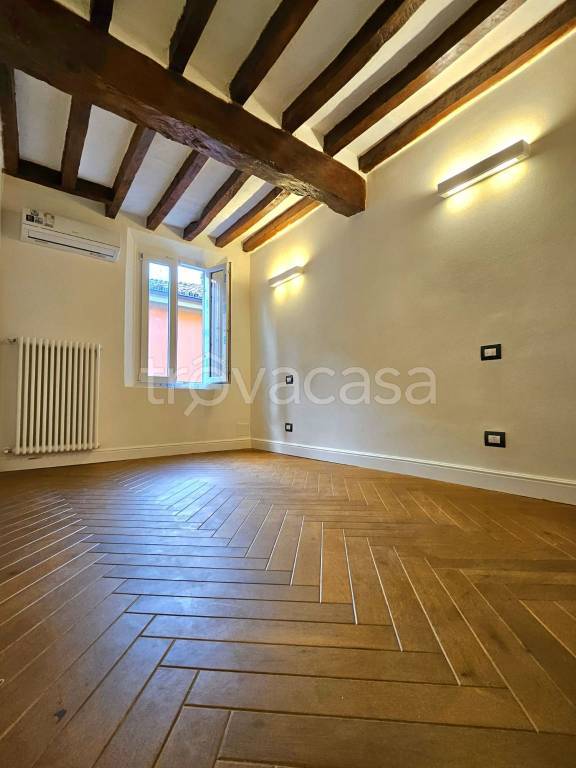 appartamento in vendita a Modena in zona Centro Storico