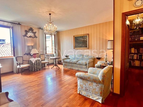 appartamento in vendita a Modena in zona Centro Storico