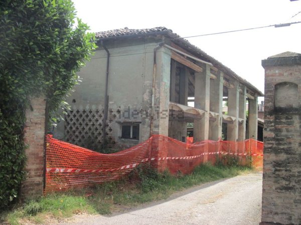 casa indipendente in vendita a Modena in zona Vaciglio