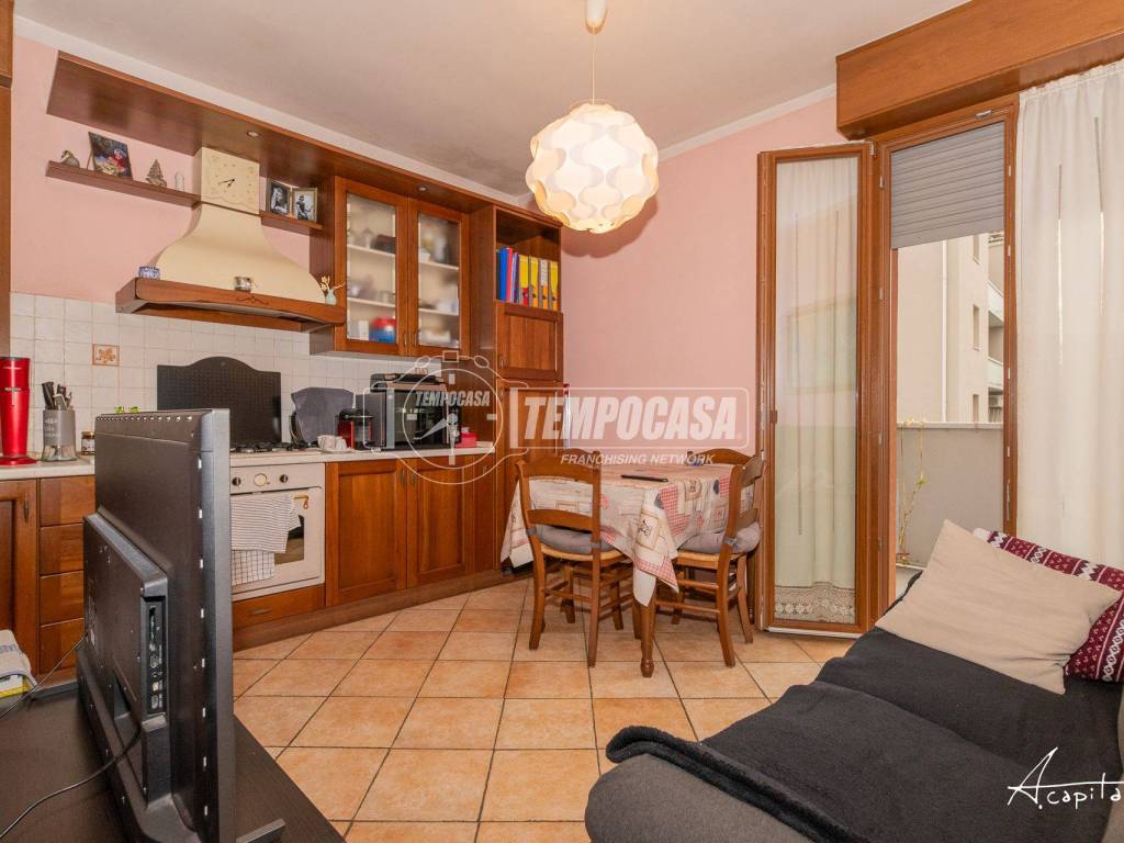 appartamento in vendita a Modena in zona Madonnina / Quattro Ville