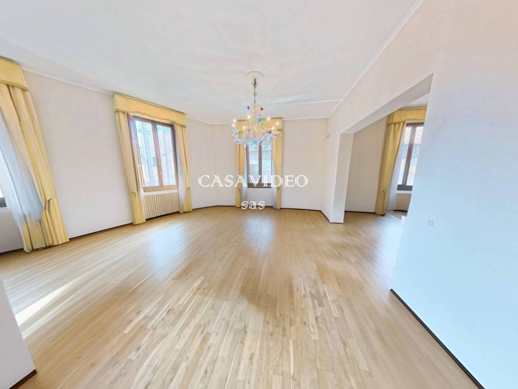 appartamento in vendita a Modena in zona Centro Storico