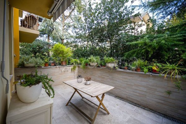 casa indipendente in vendita a Modena in zona Amendola