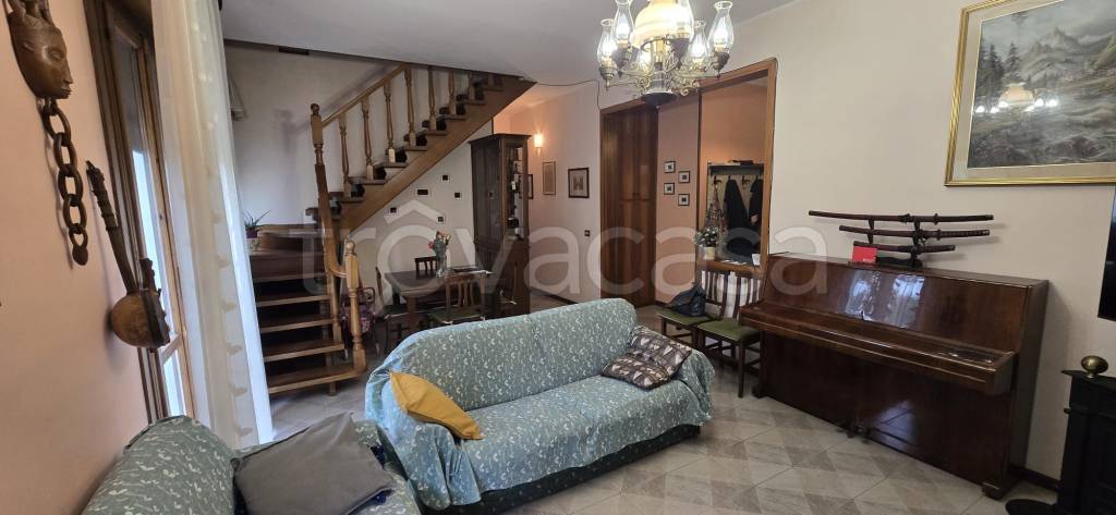 appartamento in vendita a Modena in zona Amendola