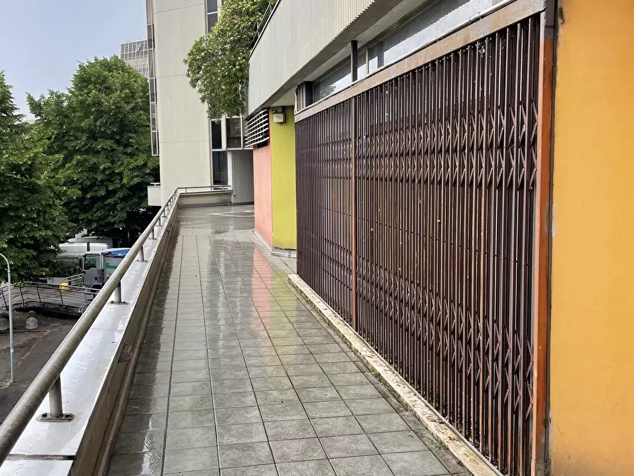 ufficio in vendita a Modena in zona San Faustino