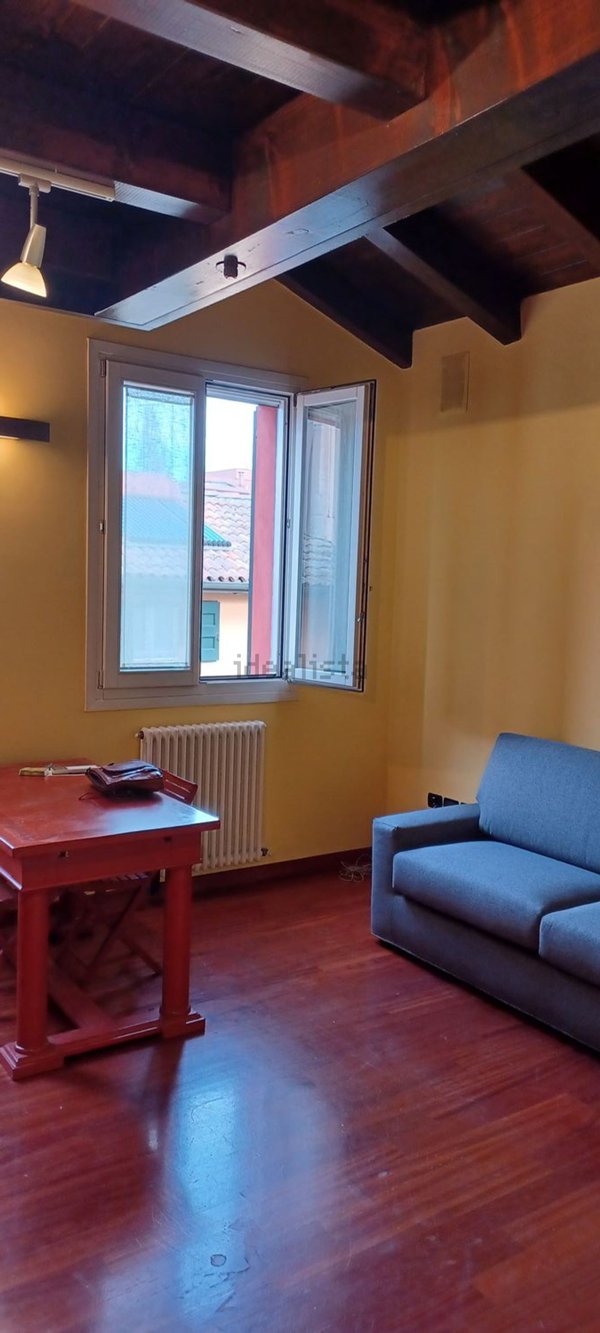 appartamento in vendita a Modena in zona Amendola