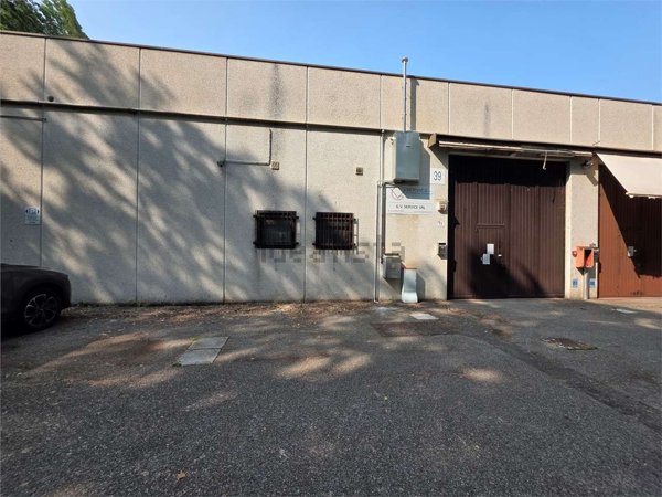 capannone in vendita a Modena