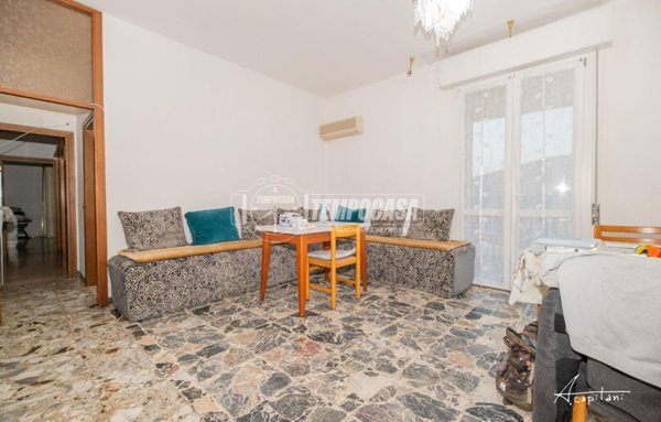 appartamento in vendita a Modena in zona Madonnina / Quattro Ville