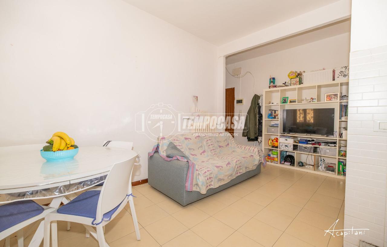 appartamento in vendita a Modena in zona Madonnina / Quattro Ville