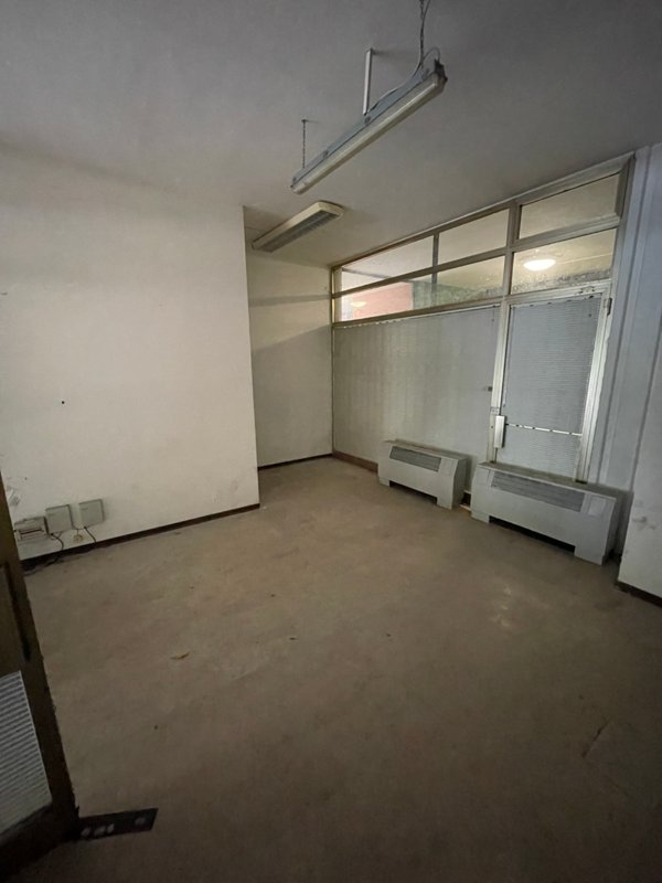 ufficio in vendita a Modena in zona San Faustino