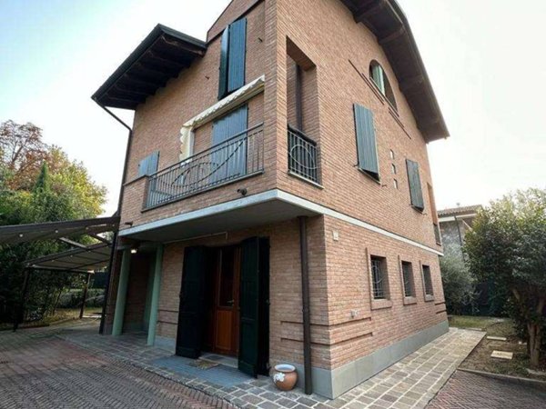 casa indipendente in vendita a Modena in zona San Faustino