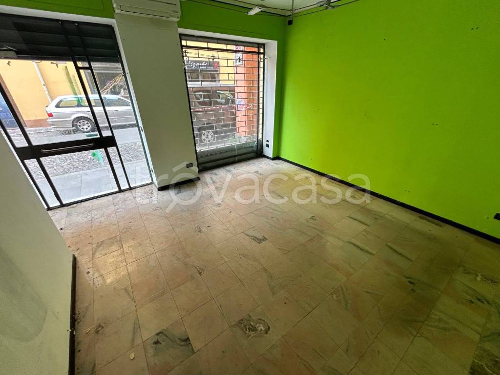 negozio in vendita a Modena in zona Centro Storico